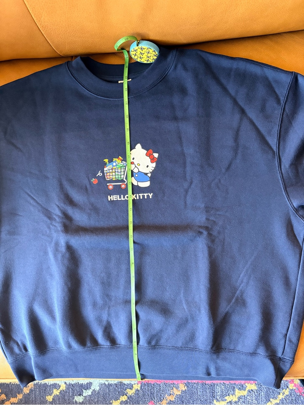 Uniqlo x Sanrio Hello Kitty Women’s Navy Graphic Sweatshirt - new without tags - Picture 6 of 6